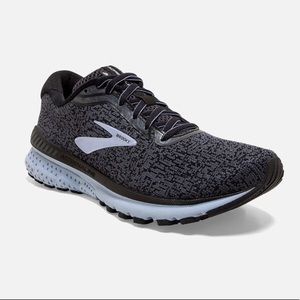 Brooks tennis shoes
